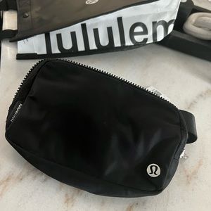 NWT Lululemon belt bag